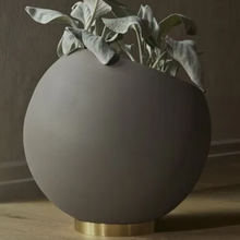 Load image into Gallery viewer, Globe Flower Pot

